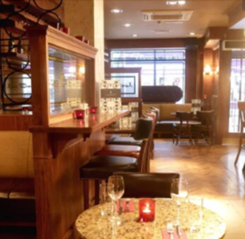 Celtic Lodge Guesthouse - Restaurant & Bar Dublín Exterior foto